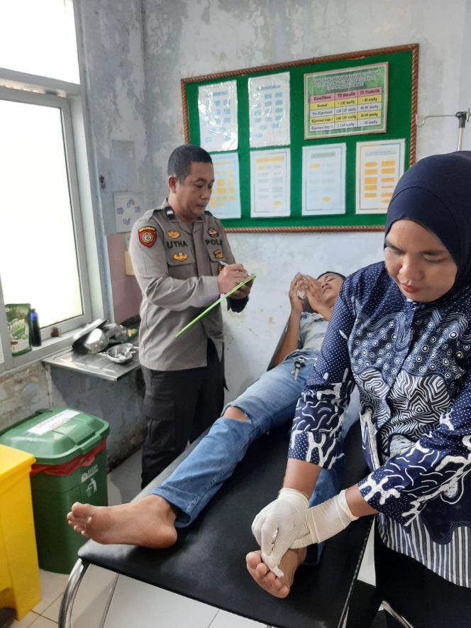 
 Respon Cepat Laporan Warga, Anggota Jaga Polsek Mare Datangi TKP Laka Lantas