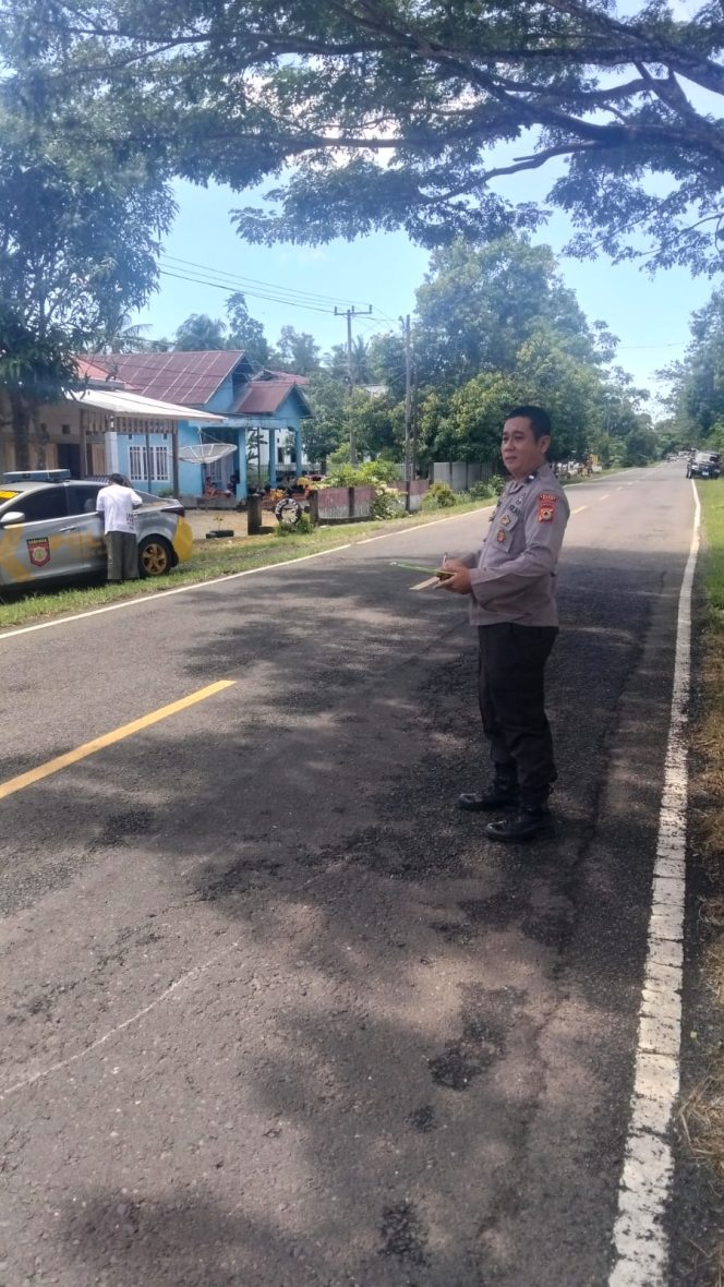 
 ANGGOTA POLSEK MARE MELAKSANAKAN GIAT GATUR LALIN PAGI DI WILAYAH KECAMATAN MARE