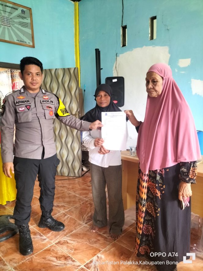 
 ‎‎Bhabinkamtibmas Bripka Arman Syah Selesaikan Permasalahan Warga dengan Pendekatan Problem Solving