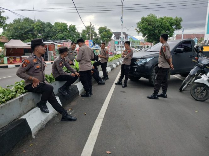 
 Personel Polsek Mare Ikut Amankan Aksi Demo May Day di Wilayah Hukum Polres Bone