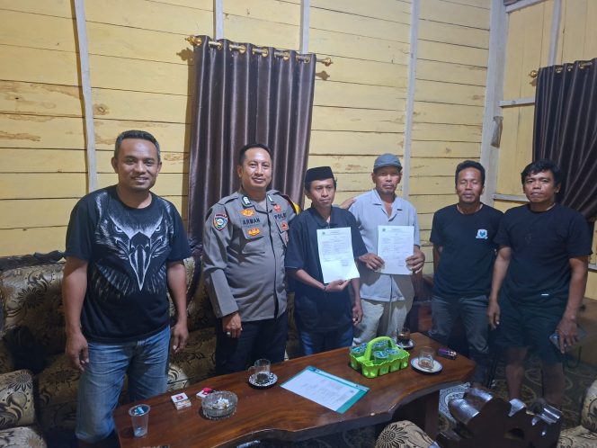 
 ‎Sambangi Aparatur Desa Saat Patroli, Kanit Samapta Pastikan Pelayanan Baik Kepada Masyarakat  ‎