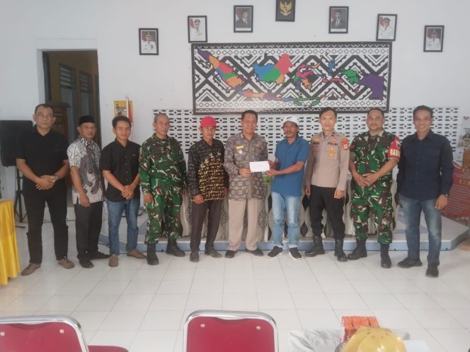 
 Kapolsek Ponre menghadiri rapat penyerahan hasil penilaian PAW calon kepala desa salebba