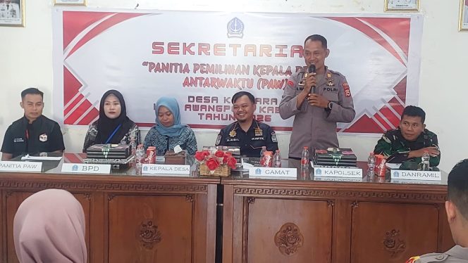 
 Kapolsek Awangpone Hadiri Tahapan Pilkades PAW Desa Kajuara Tahun 2026