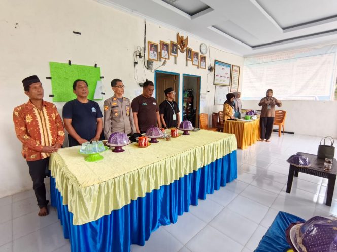 
 Kapolsek Mare Hadiri Rapat Koordinasi Pencabutan Nomor Urut Pilkades Antar Waktu di Desa Mattirowalie