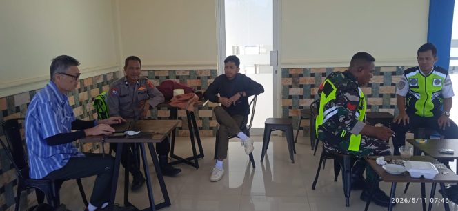
 Polsek Awangpone Pantau Pesawat ATR Fly Jaya menuju Bandara Balikpapan Minggu Kedua Mei 2026