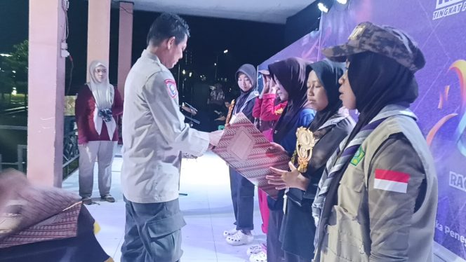 
 ‎Malam Penutupan Perkemahan Ekspresi II di Desa Usa Berlangsung Aman dan Tertib, Personil Polsek Palakka Lakukan Pemantauan  ‎