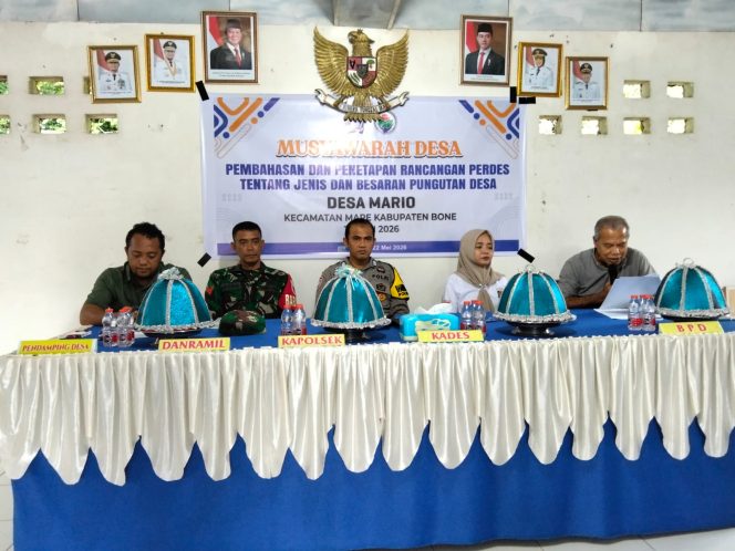 
 Bhabinkamtibmas Desa Mario Hadiri Musyawarah Desa Bahas Rancangan Perdes Penguatan Desa