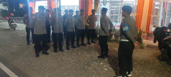 
 Kapolsek Awangpone Pimpin Apel Siaga Pengamanan Menjelang Hari Raya Idul Adha 1447 H
