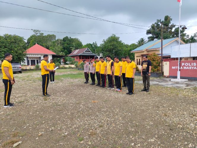
 Kapolsek Awangpone Berikan Arahan dan ucapan Selamat Hari Raya Idul Adha 1447 H / 2026 M