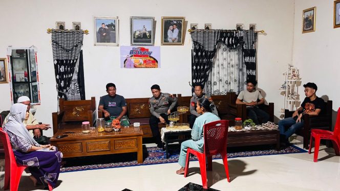 
 ‎Berikan Pelayanan Maksimal kepada Warga, KA SPKT Aiptu Masudin Sambangi Masyarakat  ‎