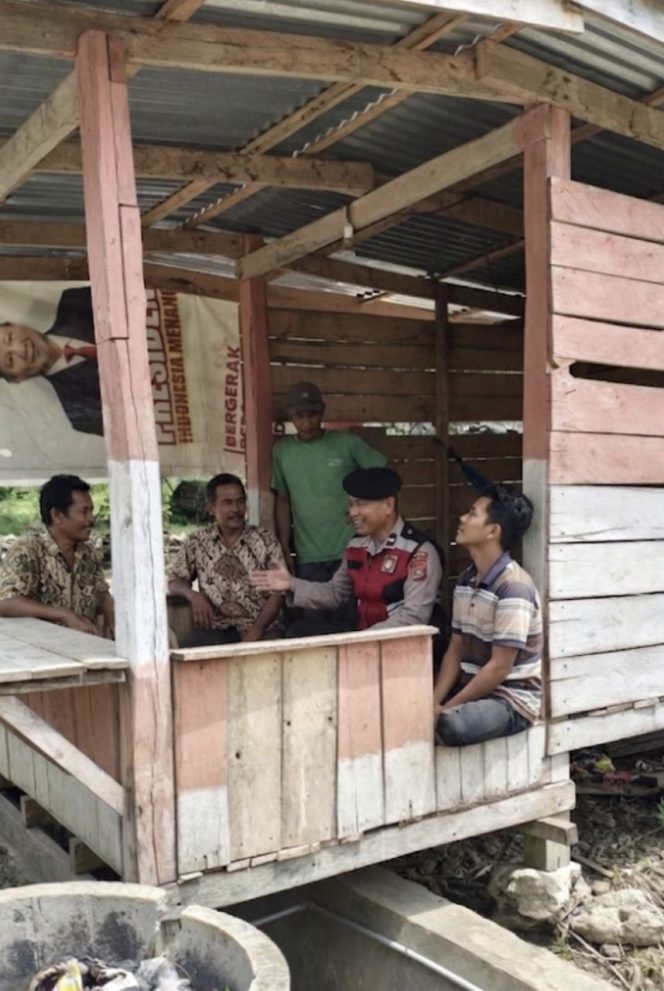 
 ‎Melalui Sambangi, Kanit Sabhara Pastikan Kamtibmas di Wilayah Palakka Tetap Aman