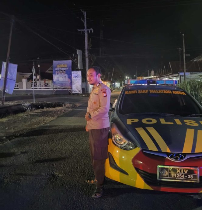 
 Polsek Mare Polres Bone Intensifkan Patroli KRYD dan Dialogis Antisipasi C3 serta Gangguan Kamtibmas