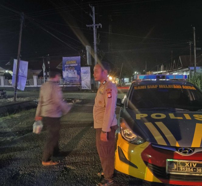
 Patroli Akhir Pekan, Polsek Mare Intensifkan Kegiatan Harkamtibmas