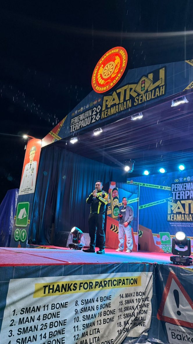 
 Kasat Lantas Polres Bone Edukasi Keselamatan Lalu Lintas Peserta Perkemahan Terpadu PKS