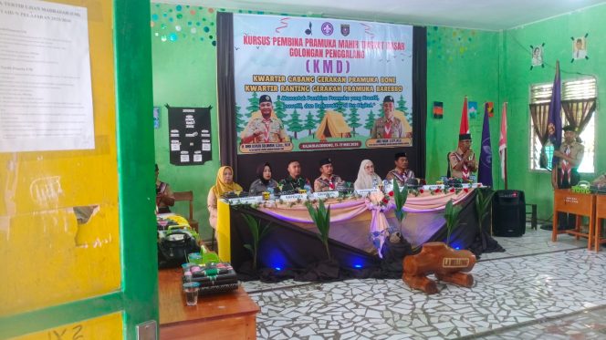 
 Bhabinkamtibmas dan Babinsa Hadiri Pembukaan Kursus Pembina Mahir Dasar Pramuka di Barebbo