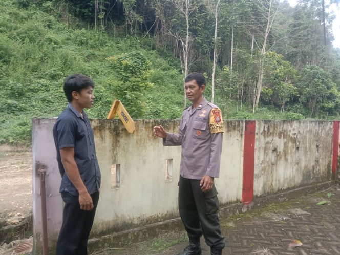 
 Awas Bencana Alam Tanah Longsor itulah Pesan Kamtibmas yang Di Sampaikan Bhabinkamtibmas