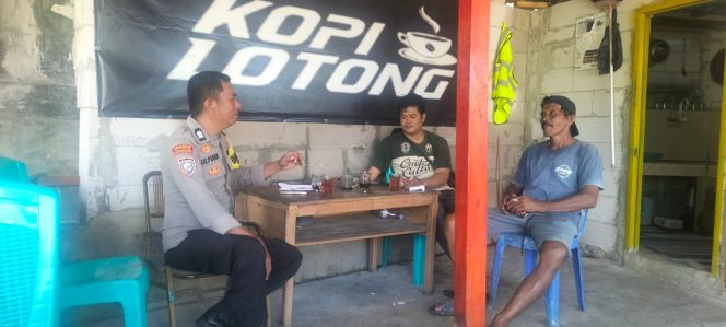 
 Sinergitas Polisi dan Warga Terjalin Erat Lewat Kunjungan Satkamling Kopi Lotong