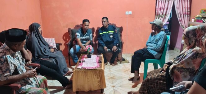
 Aiptu Ulpiadi Perkuat Kedekatan Dengan Warga Lewat DDS di Lingkungan Waru