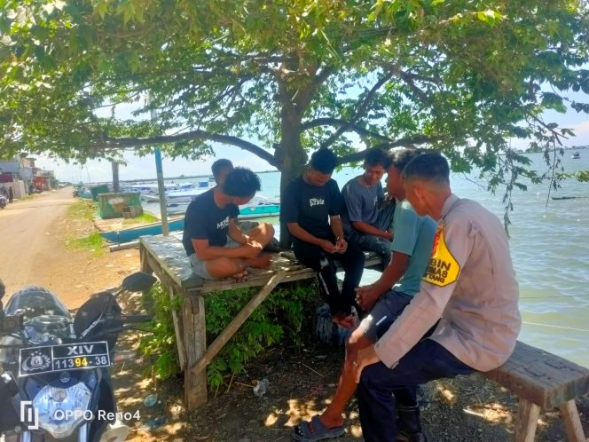 
 Sambang DDS di Bajoe, Aiptu Baso Halim Perkuat Sinergi dan Deteksi Dini Gangguan Kamtibmas