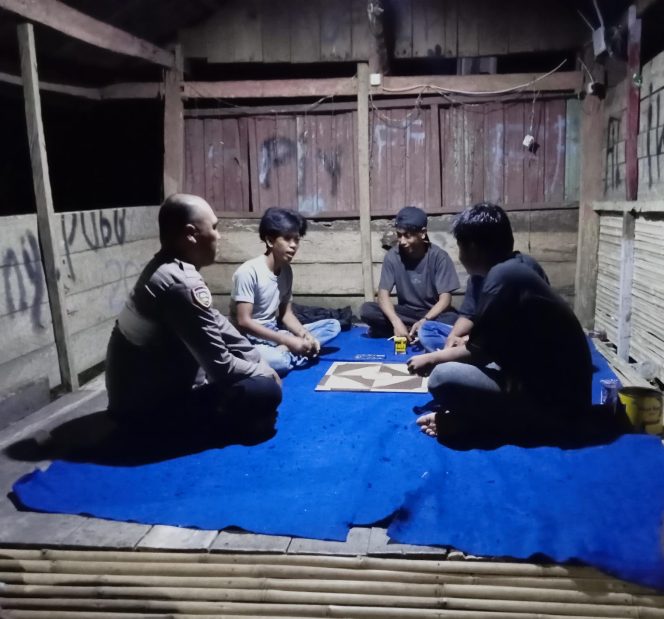 
 Sebagai Pembina Satkamling, Bripka Wiwin Susanto Aktif Dampingi Warga Jaga Kamtibmas