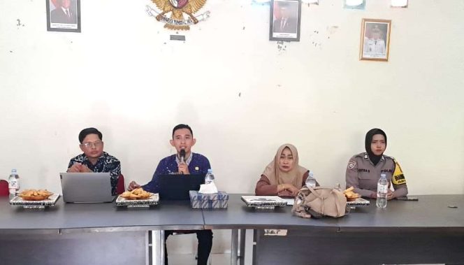 
 Brigpol Citra Demmu Hadiri Musdes Penetapan Data Desil Kesejahteraan Sosial di Desa Lanca
