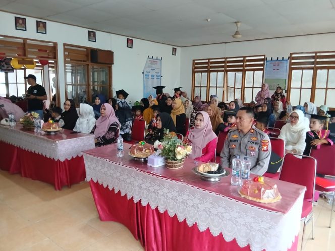 
 Iptu Muhammad Syafri Hadiri Penamatan Siswa TK Tellu Massiattie