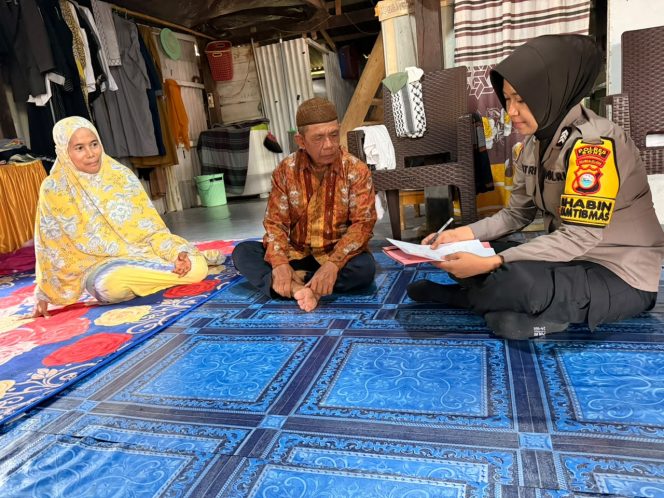 
 Brigpol Fitriani Lakukan Sambang, Cara Ampuh Mencegah Aksi Kejahatan di Lingkungan Warga