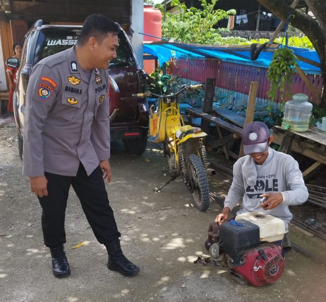 
 Brigpol Maman Lakukan Sambang Untuk Berbaur Bersama Warga Sambang Menjaga Kamtibmas Desa