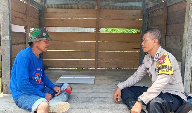 
 Bangun Komunikasi dan Kepedulian, Bhabinkamtibmas Aktif Kunjungi Warga