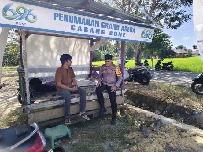 
 Satkamling Kuat, Keamanan Terjaga: Upaya Bripka Tenri Lesang di Wilayah Binaan