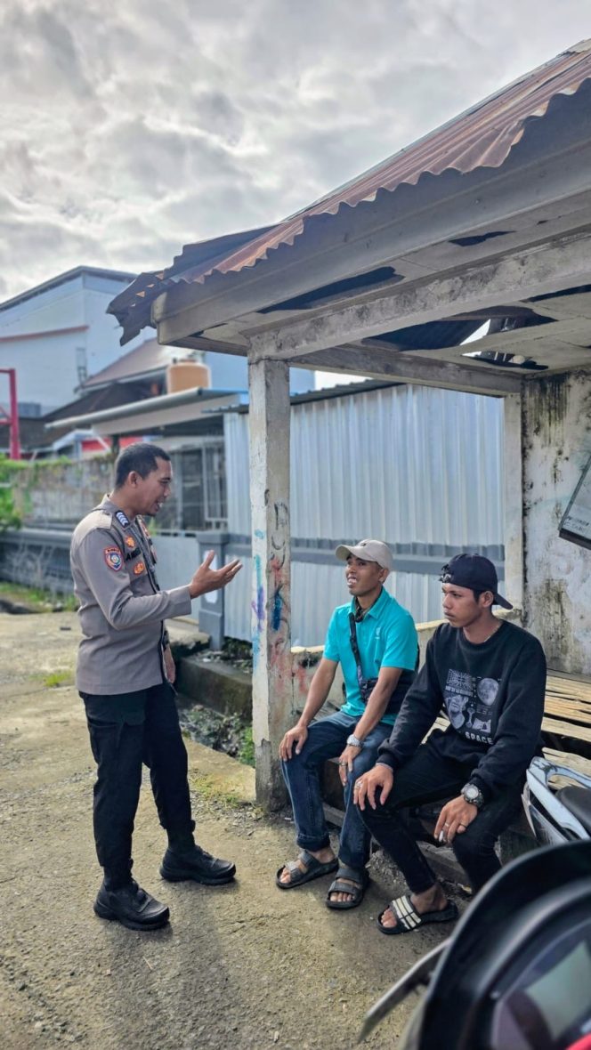 
 Bripka Andi Rusman Konsisten Jalin Kedekatan dengan Warga Melalui Kegiatan Sambang