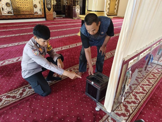 
 Respon Cepat Aduan Warga, Bhabinkamtibmas Turun Langsung Tindaklanjuti Dugaan Pencurian di Masjid