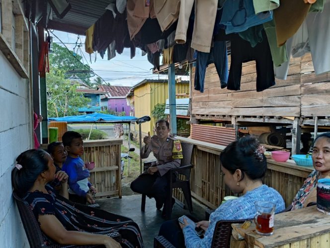 
 Perkuat Silaturahmi dan Kamtibmas, Bhabinkamtibmas Sambangi Warga Kelurahan Toro