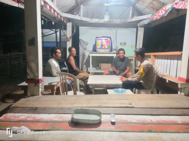 
 Kunjungi Pos Satkamling Maccedde, Aiptu Baso Halim Perkuat Peran Warga Jaga Kamtibmas