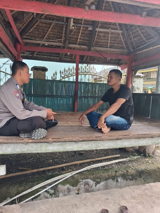 
 Bhabinkamtibmas Sambangi Warga Desa Binaan dan Perkuat Kemitraan Dengan Masyarakat