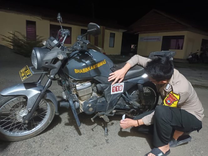 
 Tingkatkan Respons Pelayanan, Polsek Mare Gencar Promosikan Call Center 110 Lewat Kendaraan Dinas