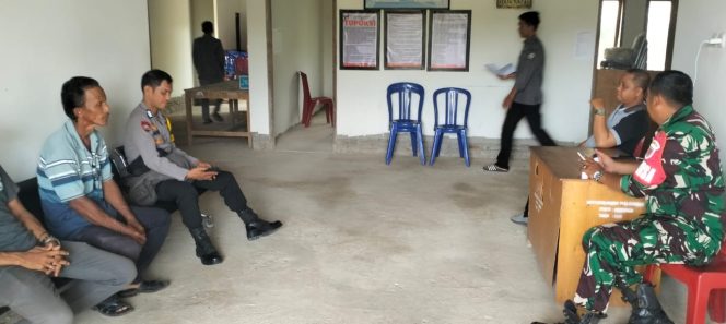 
 Bhabinkamtibmas Polsek Awangpone Laksanakan Sambang dan DDS di Desa Carebbu