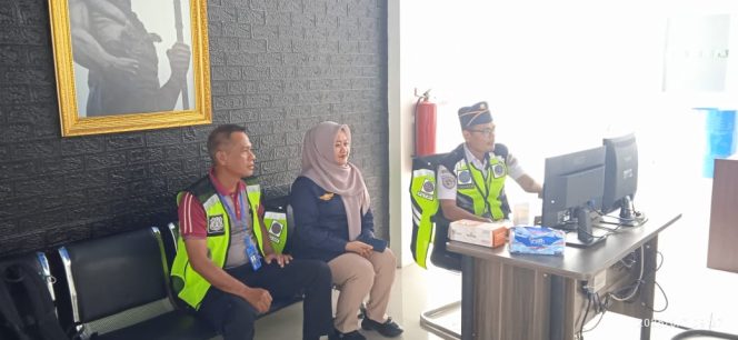 
 Polsek Awangpone pemantauan Pesawat ATR Fly Jaya Pada Akhir Pekan Pertama Juni 2026