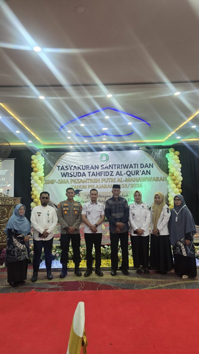 
 ‎Kapolsek Palakka Hadiri Tasyakuran Kelulusan dan Wisuda Tahfidz Al-Qur’an Pondok Pesantren Al Munawarah  ‎