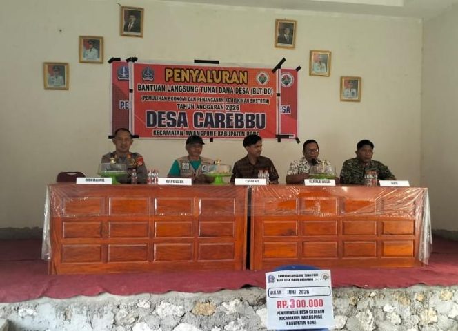 
 Kapolsek Awangpone Hadiri Penyaluran BLT Dana Desa Carebbu Bulan Juni 2026