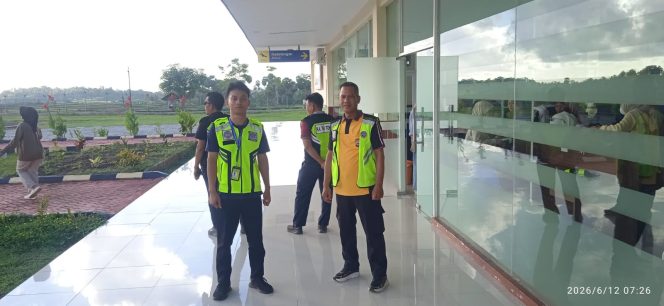 
 Polsek Awangpone Pemantauan Pesawat ATR Fly Jaya Pada Hari Jumat Pekan Kedua Juni 2026