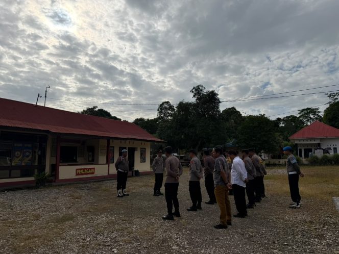 
 Kapolsek Awangpone Berikan Arahan dan Penekanan Tugas kepada Personel Polsek Awangpone