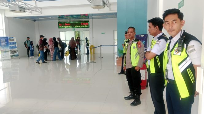 
 Polsek Awangpone Mengamankan Penerbangan Menuju Makassar Pada Hari Senin Pekan Keempat Juni 2026