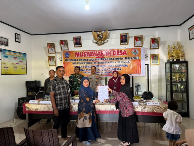 
 Kapolsek Awangpone Musyawarah Desa Pembentukan Tim Penyusun RKPDes Tahun 2027