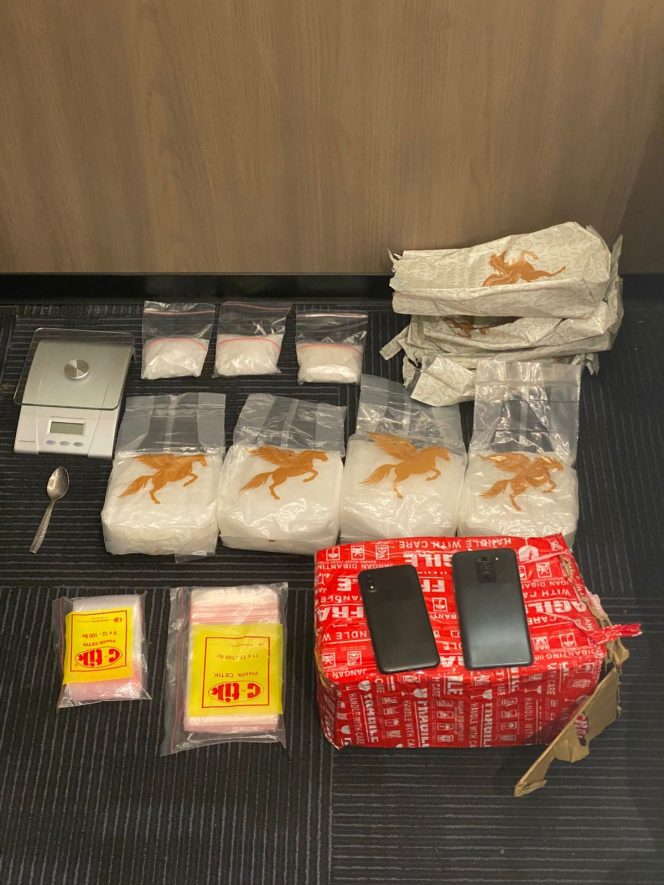 
 Ditresnarkoba Polda Sulsel Ungkap Jaringan Narkotika Lintas Provinsi, Dua Pelaku Diamankan dengan Barang Bukti 4,4 Kg Sabu
