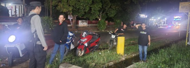 
 Aipda Ridwan Lakukan Pam ,Ta Lupa Titip Pesan Kamtibmas , Guna Cegah Kriminalitas, Polsek Tonra , Polres Bone