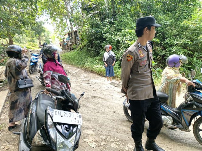
 ‎Bhabinkamtibmas Desa Lemoape Lakukan Pemantauan Lokasi Wisata di Desa Binaan
