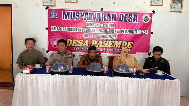 
 ‎Bhabinkamtibmas Hadiri Kegiatan Rembuk Stunting dalam Rangka Penyusunan RKPDes Tahun 2027 di Desa Pasempe