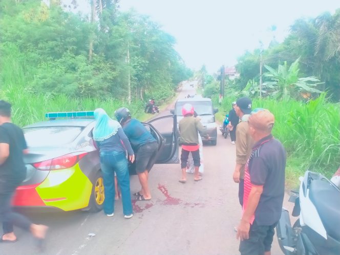 
 Gerak Cepat Kapolsek Lamuru dan Personel Evakuasi Korban Kecelakaan Lalu Lintas