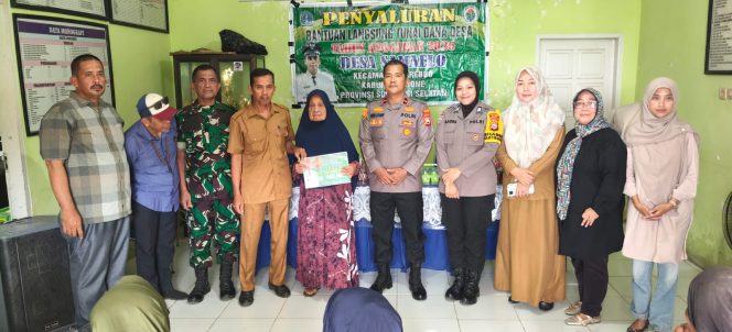 
 Wakapolsek Barebbo Hadiri Penyaluran BLT-DD Desa Samaelo, Pastikan Berjalan Aman dan Tepat Sasaran
